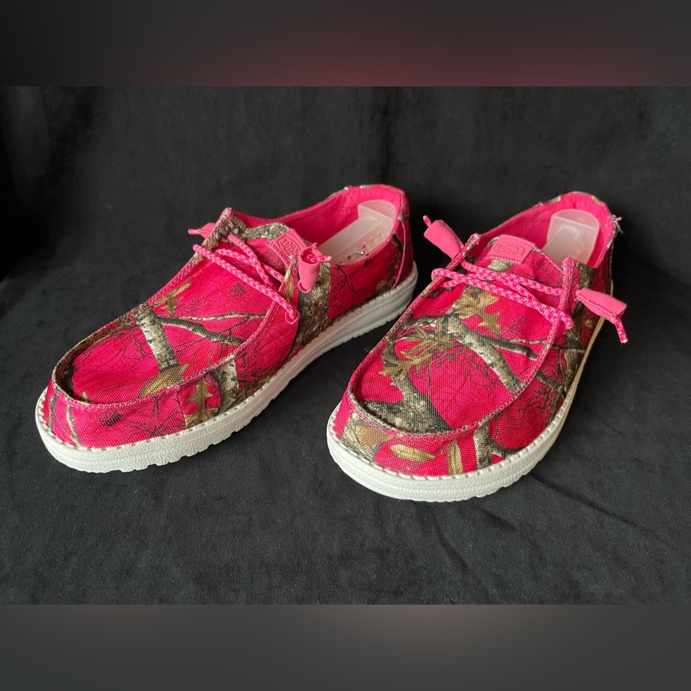 HEYDUDE Women's Wendy Realtree Edge slip-on loafer in Taffy Pink Sz 10 New - Picture 6 of 10